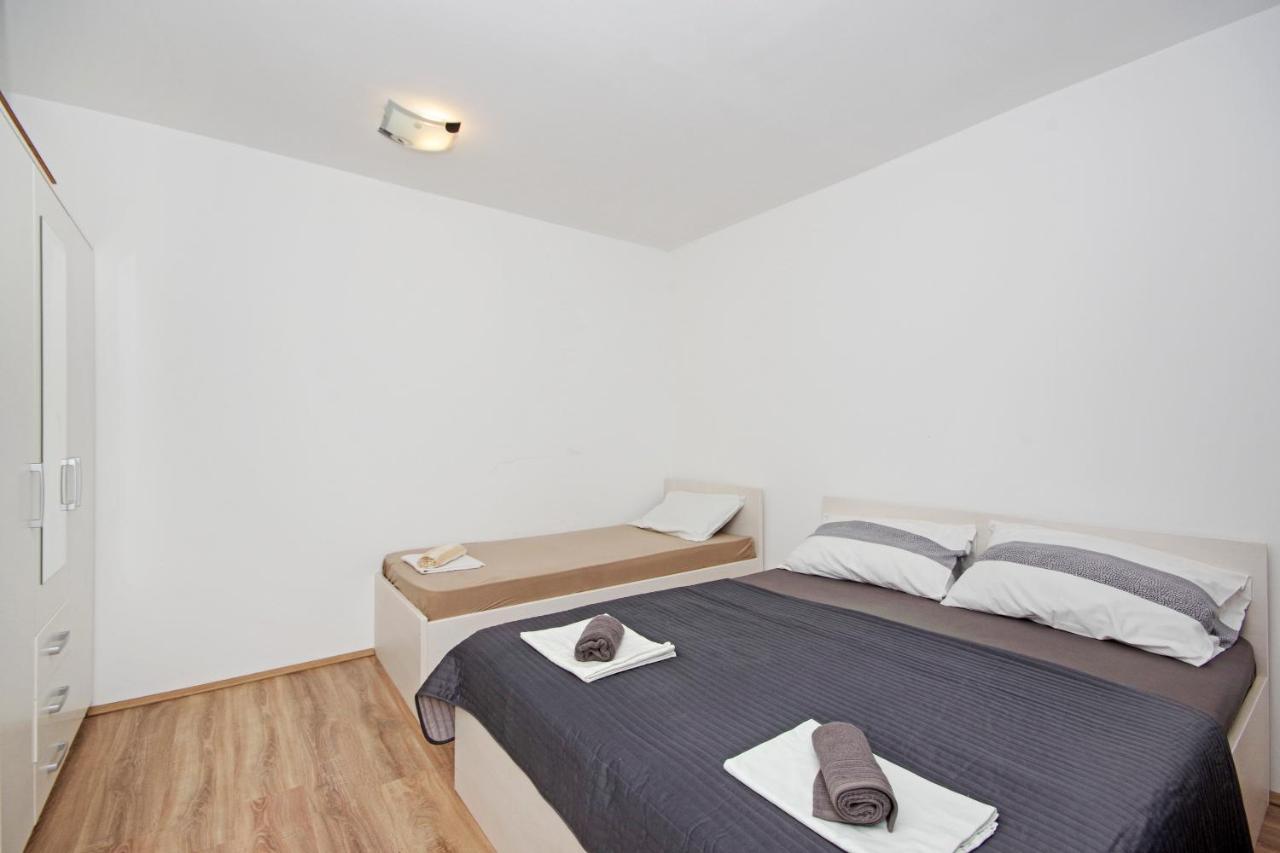 Apartmani Andrija Živogošće Exteriör bild