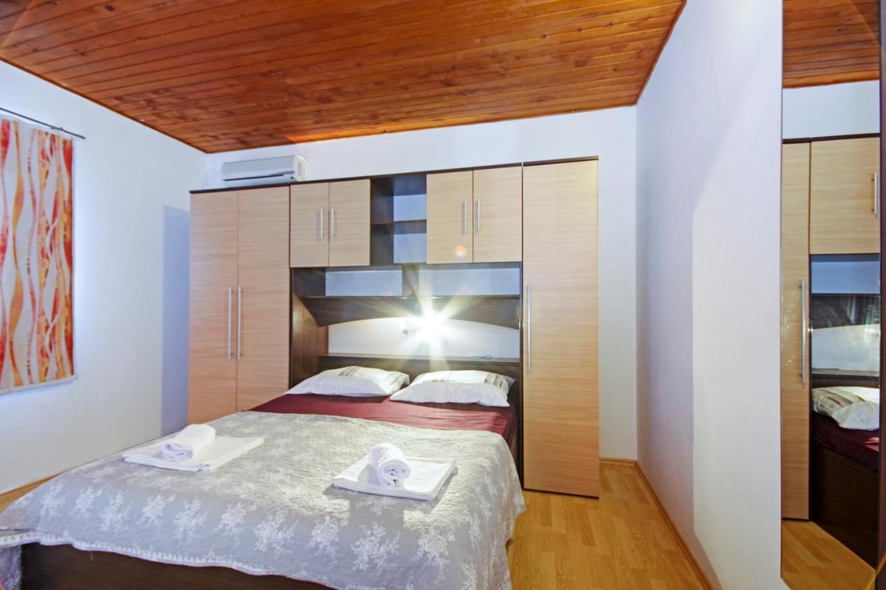 Apartmani Andrija Živogošće Exteriör bild