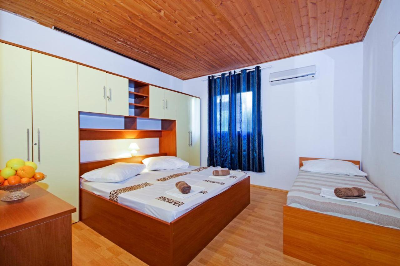 Apartmani Andrija Živogošće Exteriör bild