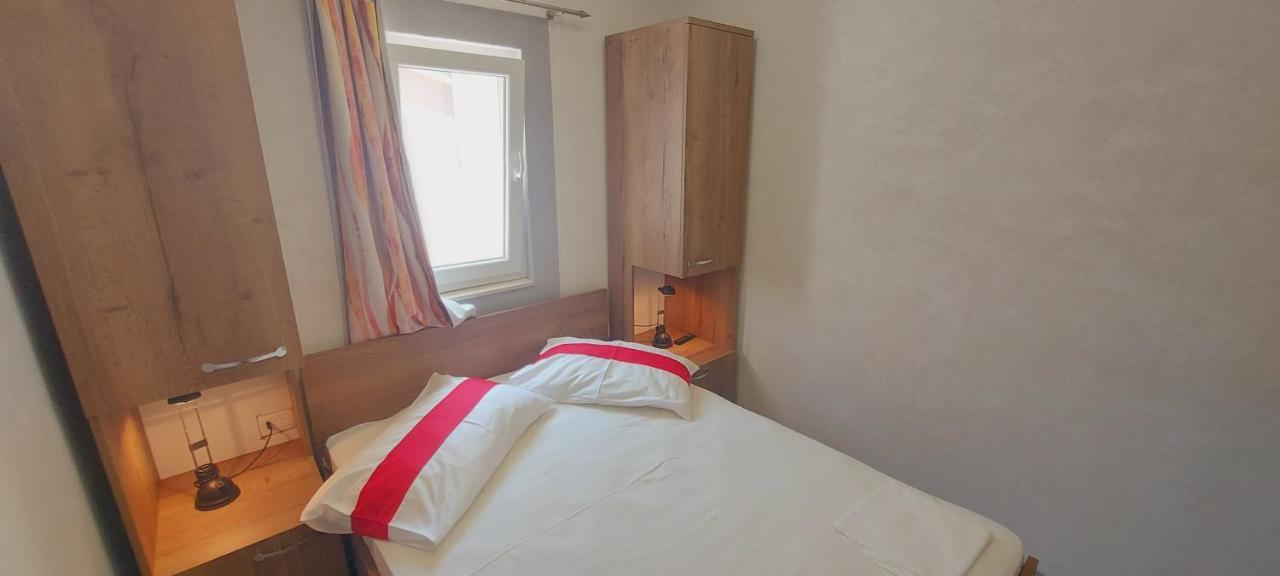 Apartmani Andrija Živogošće Exteriör bild