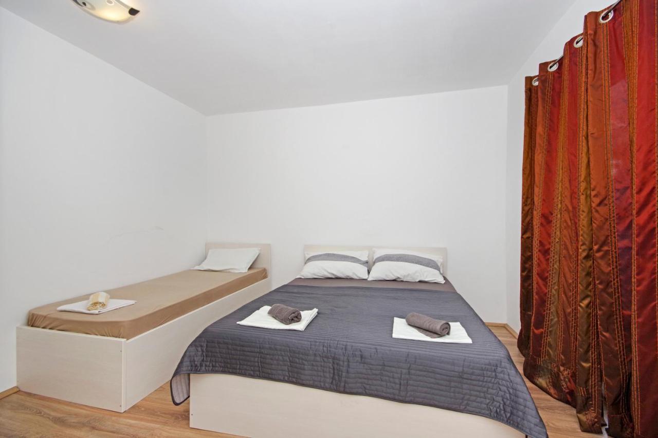 Apartmani Andrija Živogošće Exteriör bild
