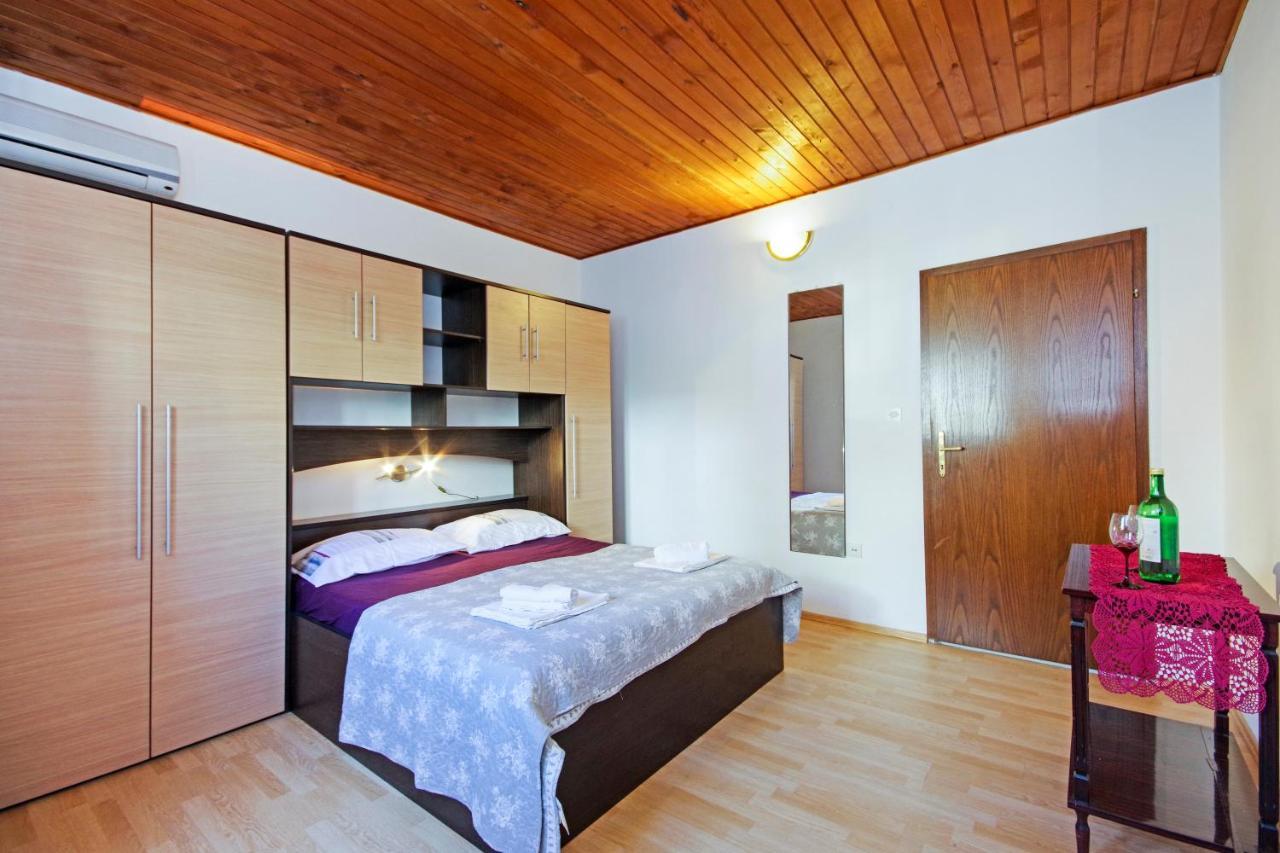 Apartmani Andrija Živogošće Exteriör bild